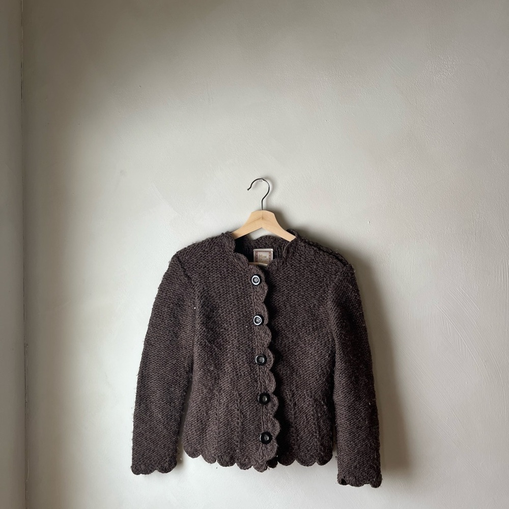Amazing Pure Wool Scalloped Cardigan